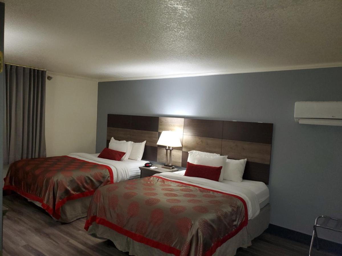 Ramada By Wyndham North Platte Hotel Exterior photo